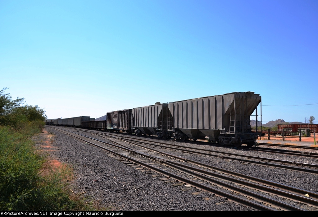 ITLX Covered Hoppers in Hermosillo yard